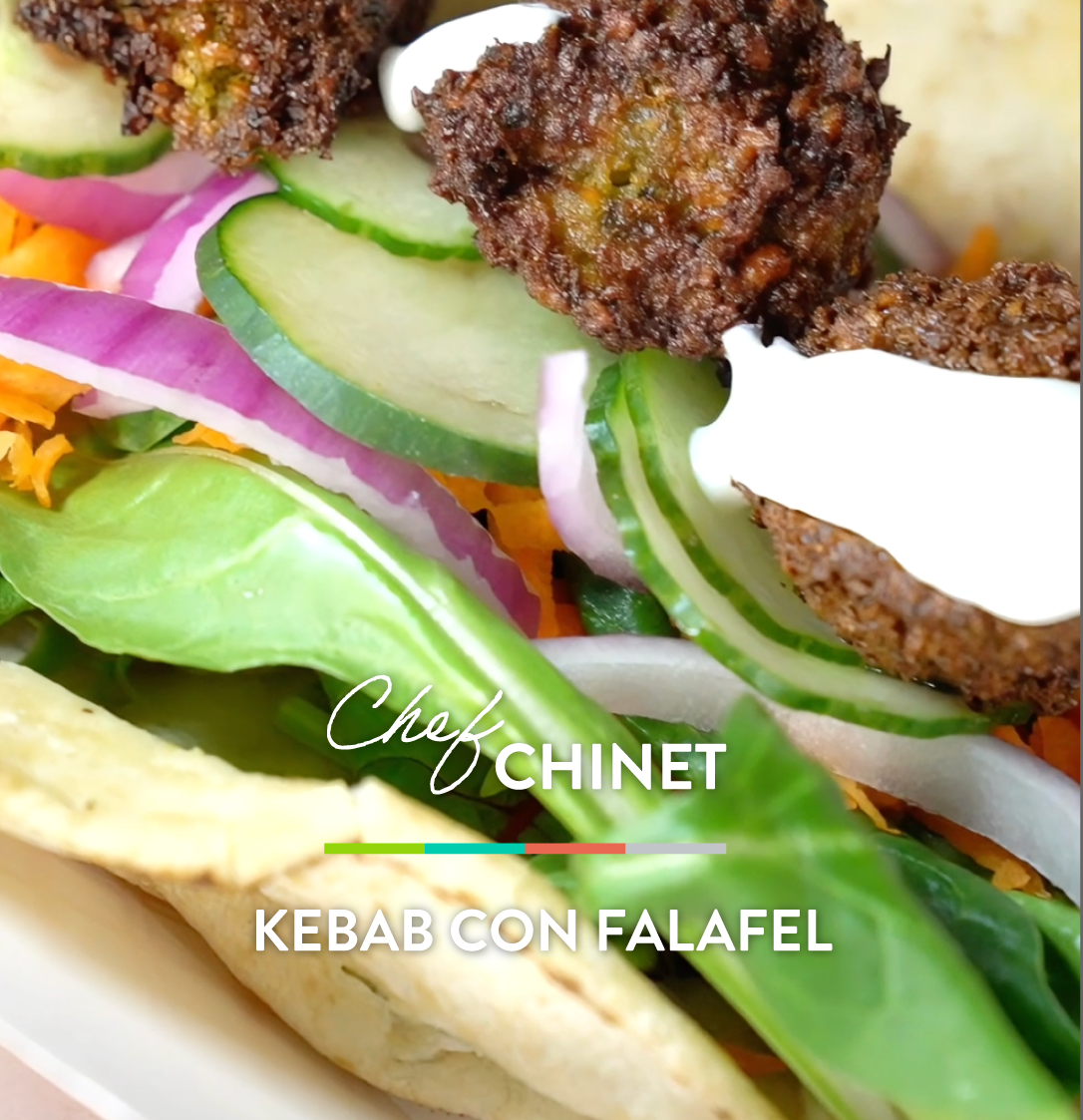 Kebab con falafel.